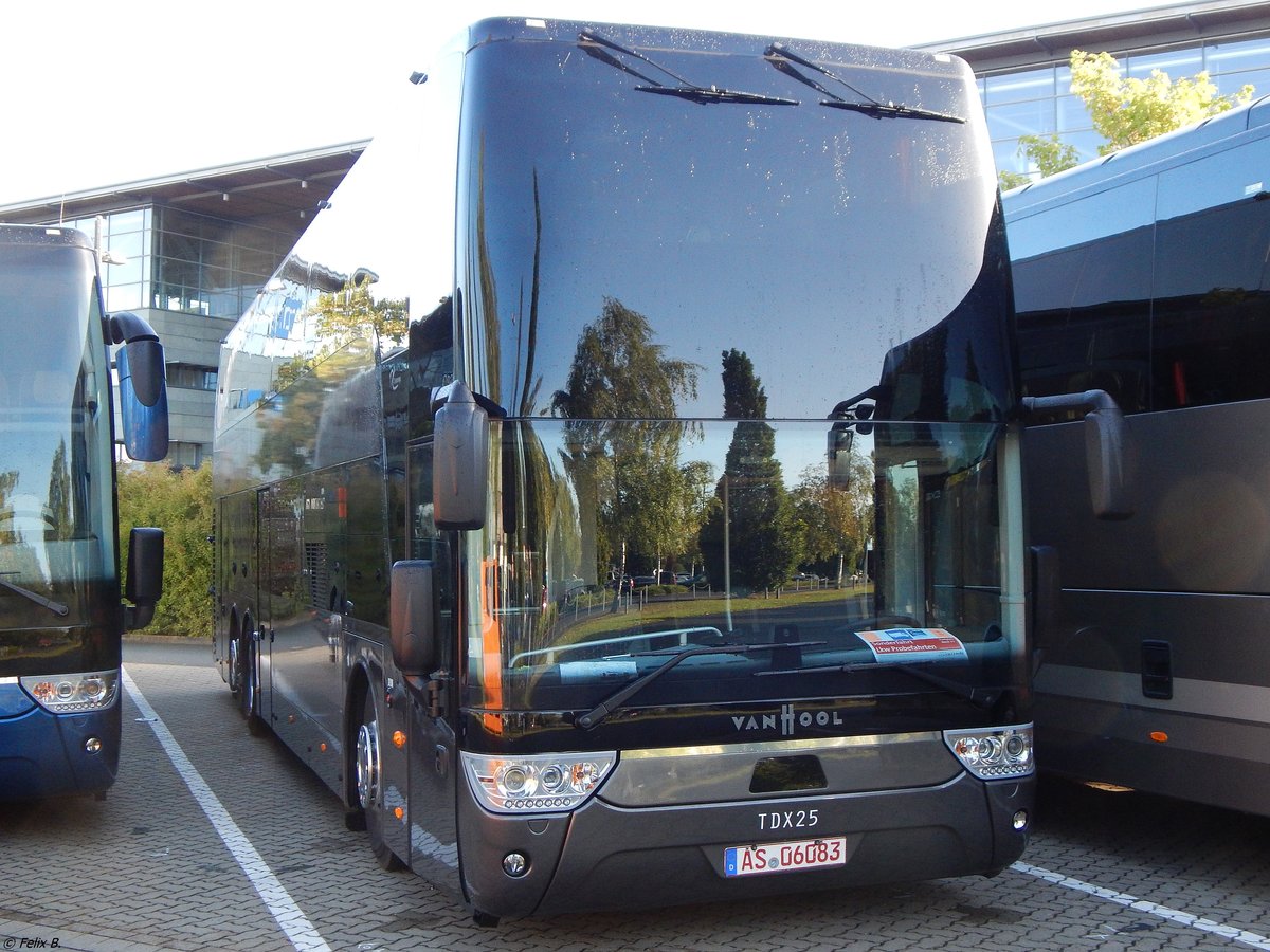 Van Hool TDX25 Vorführwagen in Hannover auf der IAA am 24.09.2018