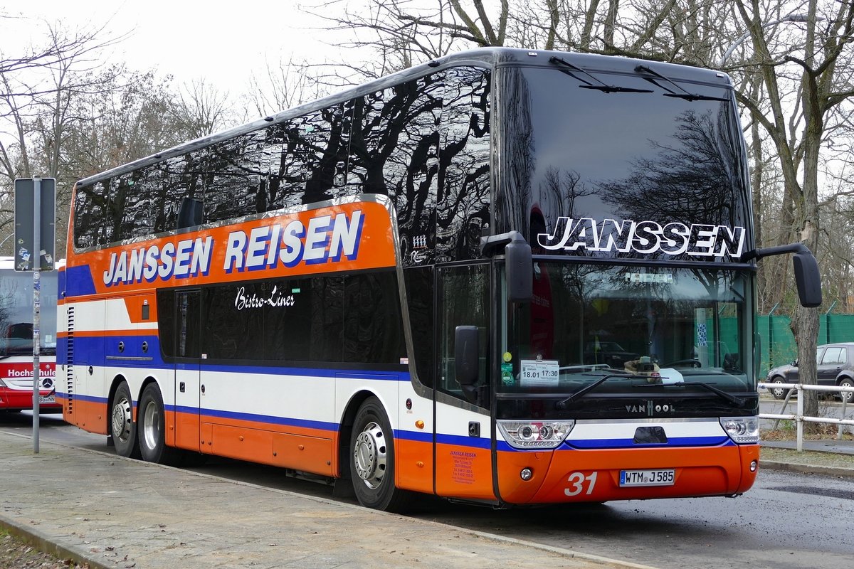 Van Hool TX 25 astromega von Janssen Reisen. Zur Grünen Woche Berlin im Januar 2020.