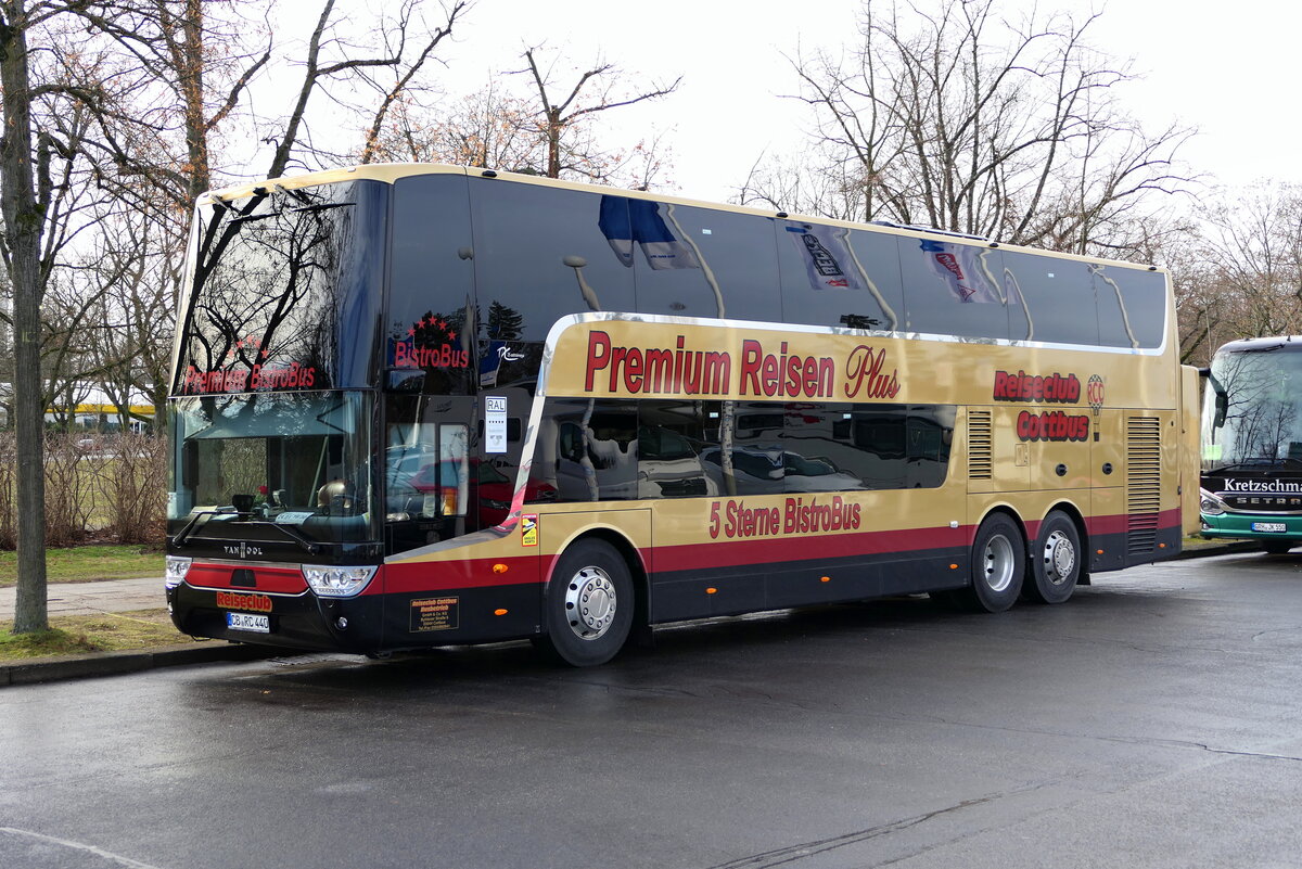 Van Hool TX 25 astromega, ''Reiseclub Cottbus'', Berlin im Januar 2025.