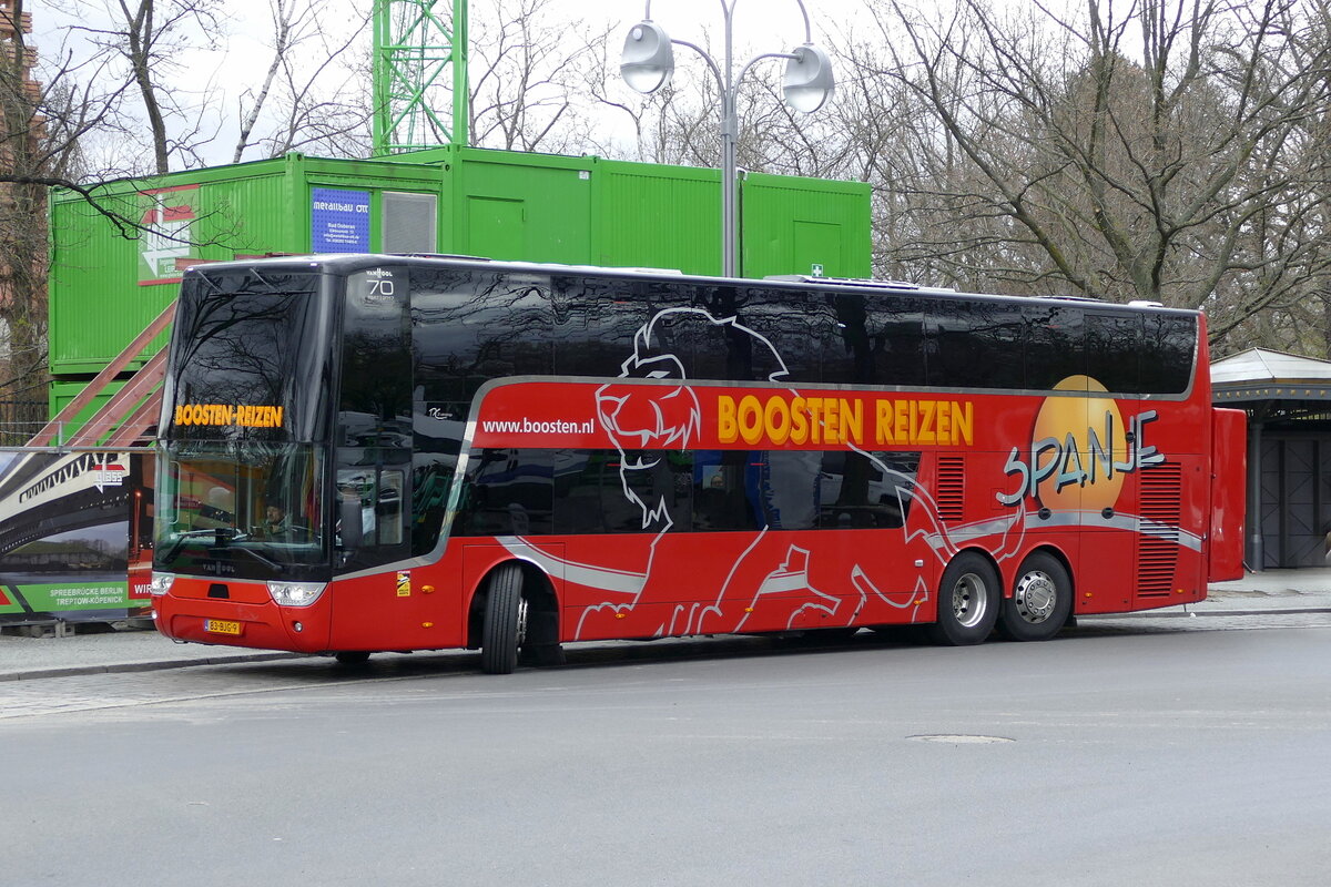 Van Hool TX 27 astromega von  Boosten-Reizen, Berlin im April 2022.