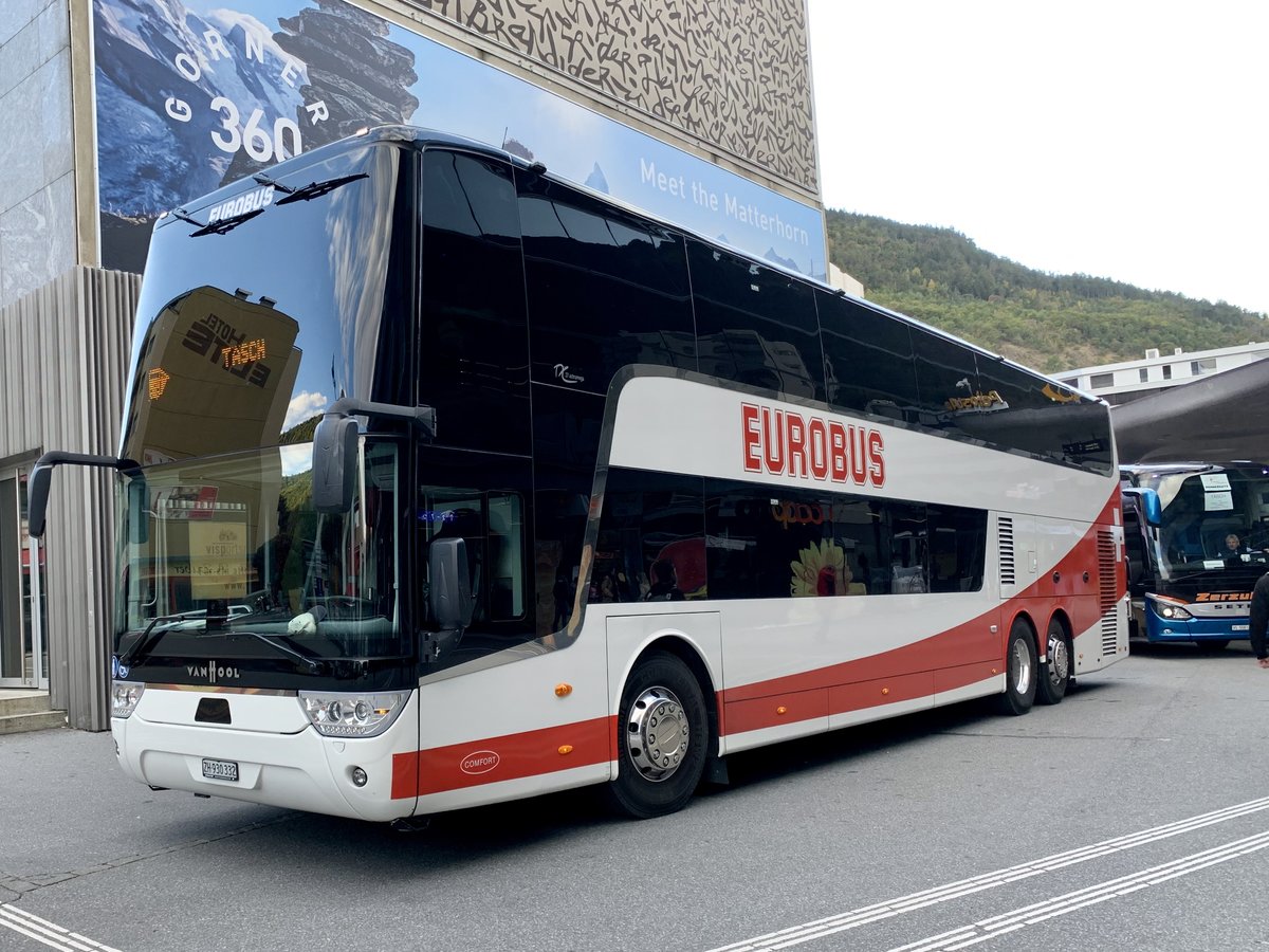 Van-Hool TX 27 Astromega von Eurobus am 12.10.20 als MGB Bahnersatz von Visp nach Täsch.