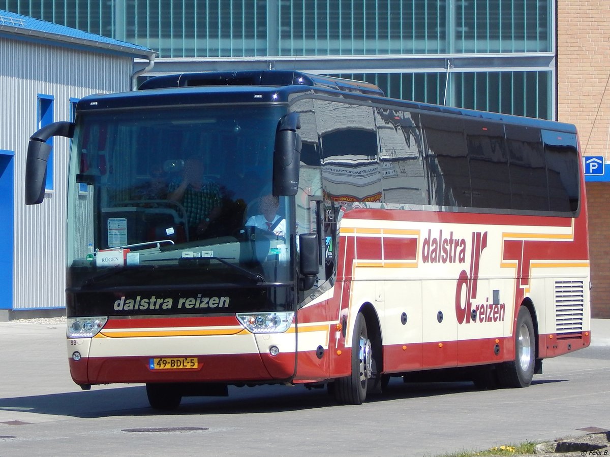 Van Hool TX16 von Dalstra Reizen aus den Niederlanden im Stadthafen Sassnitz am 08.05.2016