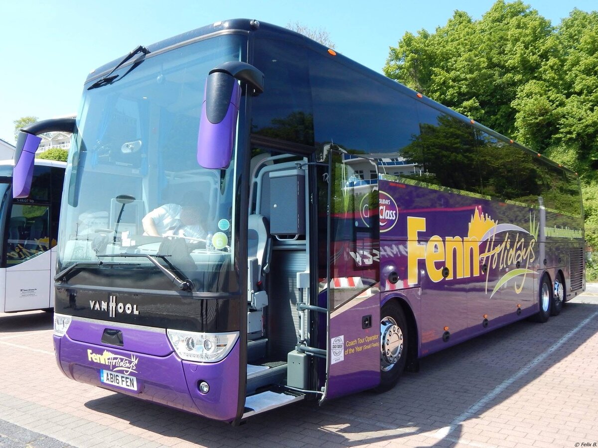 Van Hool TX17 von Fenn Holidays aus England im Stadthafen Sassnitz am 27.05.2016 