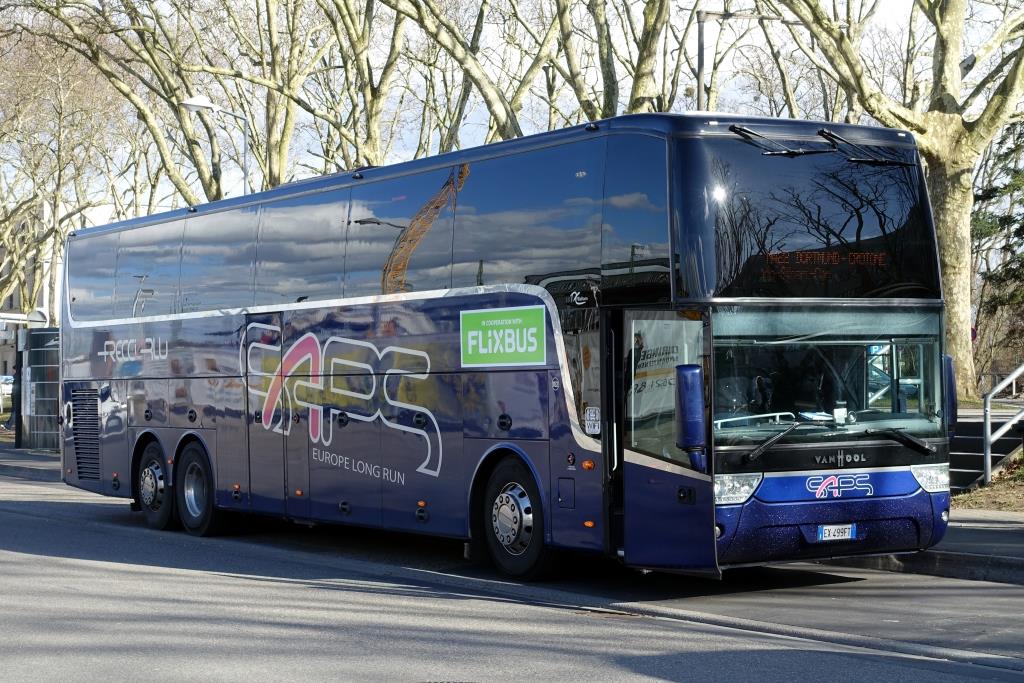 Van Hool TX18 altano  SAPS Frecciarlu für Flixbus , Karlsruhe HBf/ZOB 08.03.2018