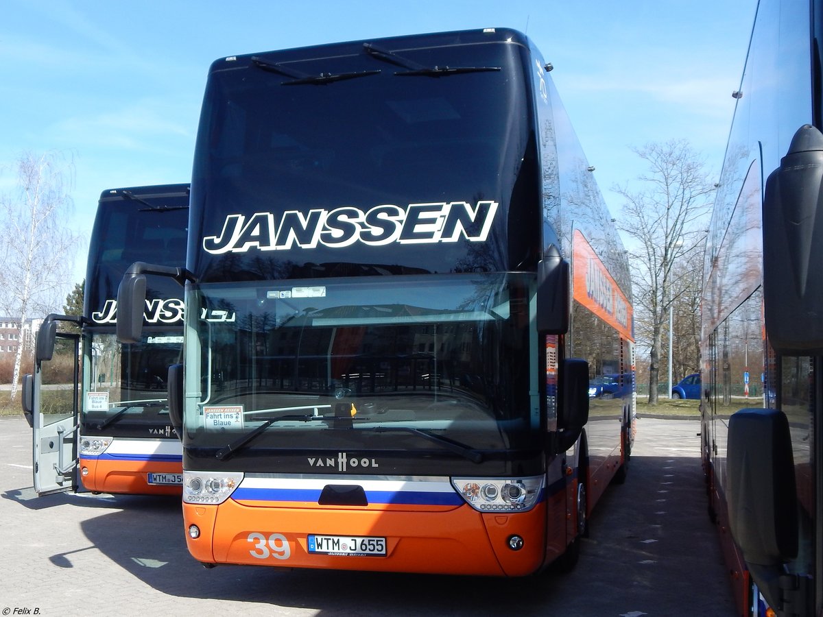 Van Hool TX27 von Janssen Reisen aus Deutschland in Waren am 07.04.2018