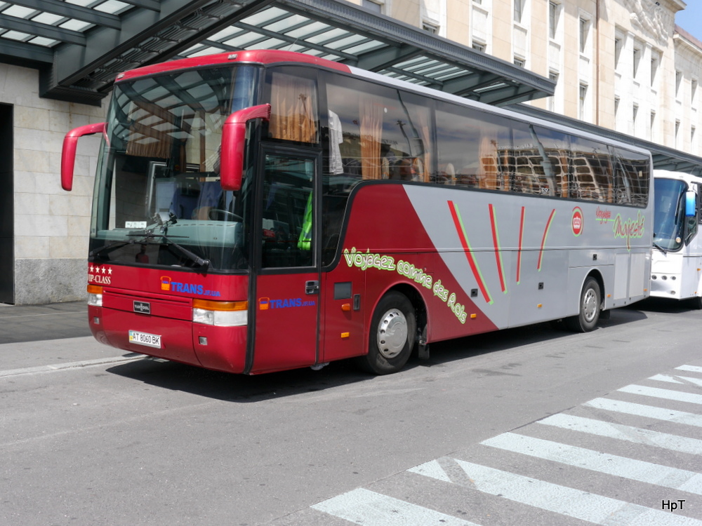 VanHool Reisecar in der Stadt Genf am 04.05.2014