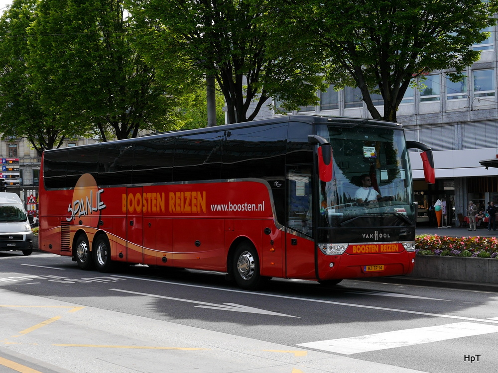 VanHool Reisecar unterwegs in Luzern am 21.05.2014