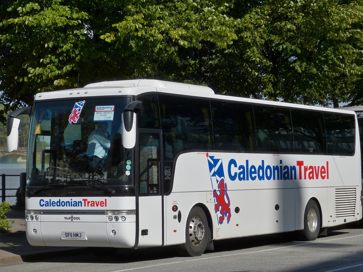 VanHool T 915 aufgenommen in den Strassen von Hamburg. 19.09.2013