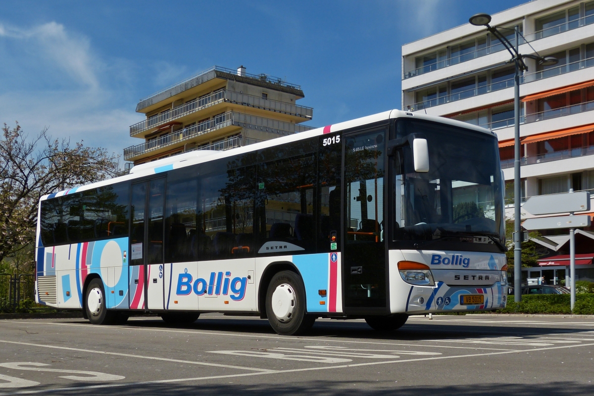 VB 5015, Setra S 415 LE, der Busfirma Bollig, macht in Remich auf dem Busparkplatz eine Pause. 09.05.2021
