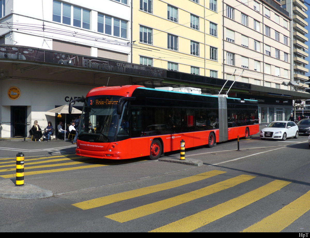 VB Biel - Hess Trolleybus Nr.99 unterwegs auf der Linie 3 in der Stadt Biel am 19.03.2022