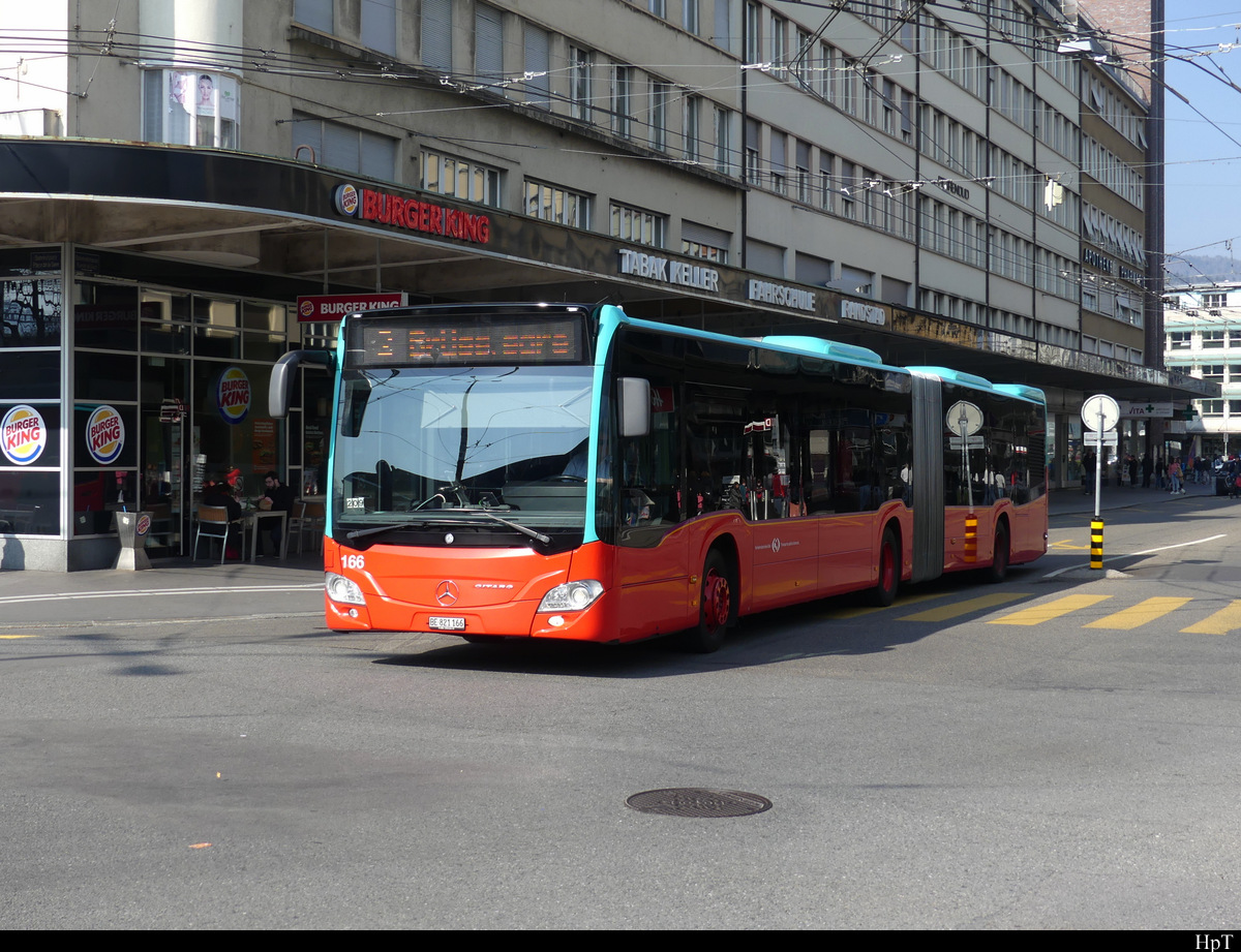 VB Biel - Mercedes Citaro Nr.166 unterwegs in der Stadt Biel am 19.03.2022