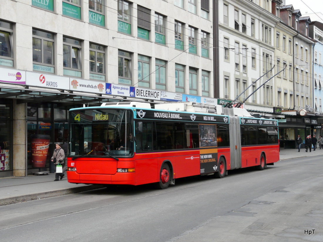 VB Biel - NAW Troleybus Nr.87 unterwegs auf der Linie 4 in der Stadt Biel am 07.02.2015