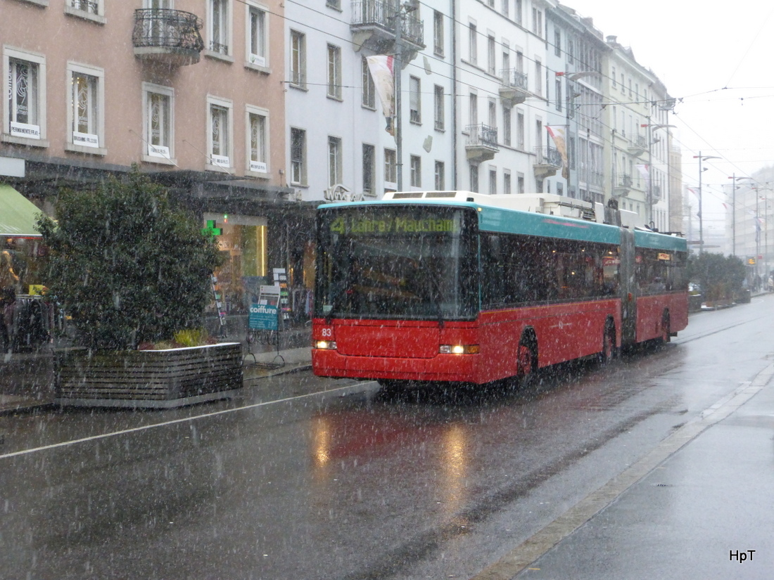 VB Biel - NAW Trolleybus Nr.83 unterwegs in der Stadt Biel am 30.01.2015