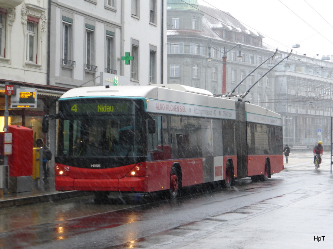 VB Biel - Trolleybus Nr.52 unterwegs auf der Linie 4 in der Stadt Biel am 30.01.2015