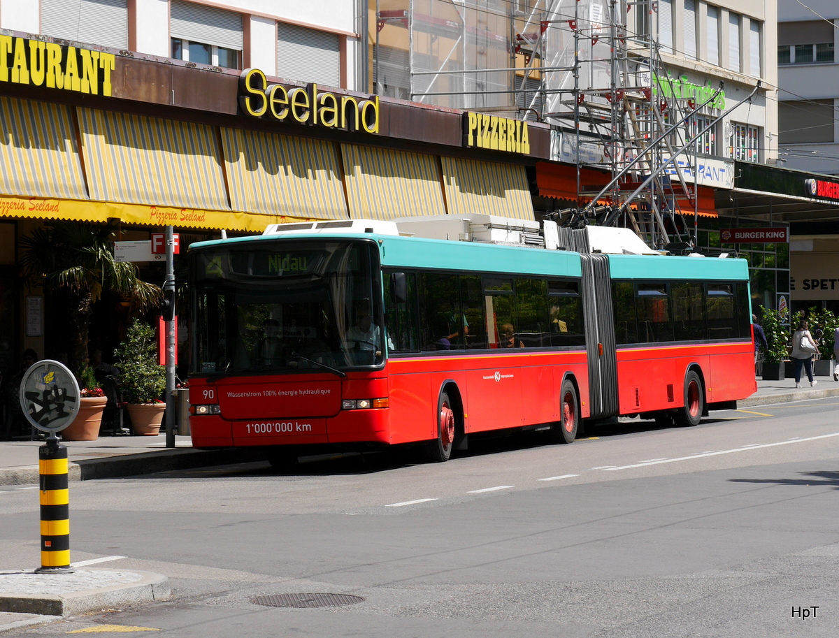 VB Biel - Trolleybus Nr.90 noch unterwegs auf der Linie 4 in der Stadt Biel am 12.05.2018