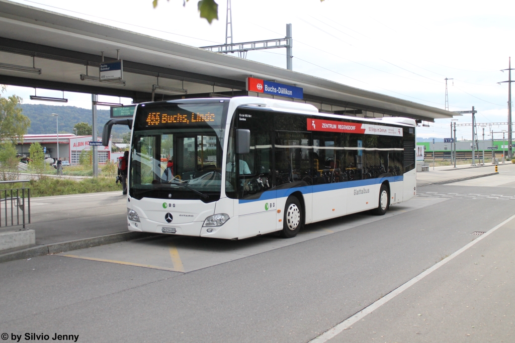 VBG/Eurobus Nr. 04 (Mercedes Citaro C2 O530) am 28.9.2015 beim Bhf. Buchs-Dällikon