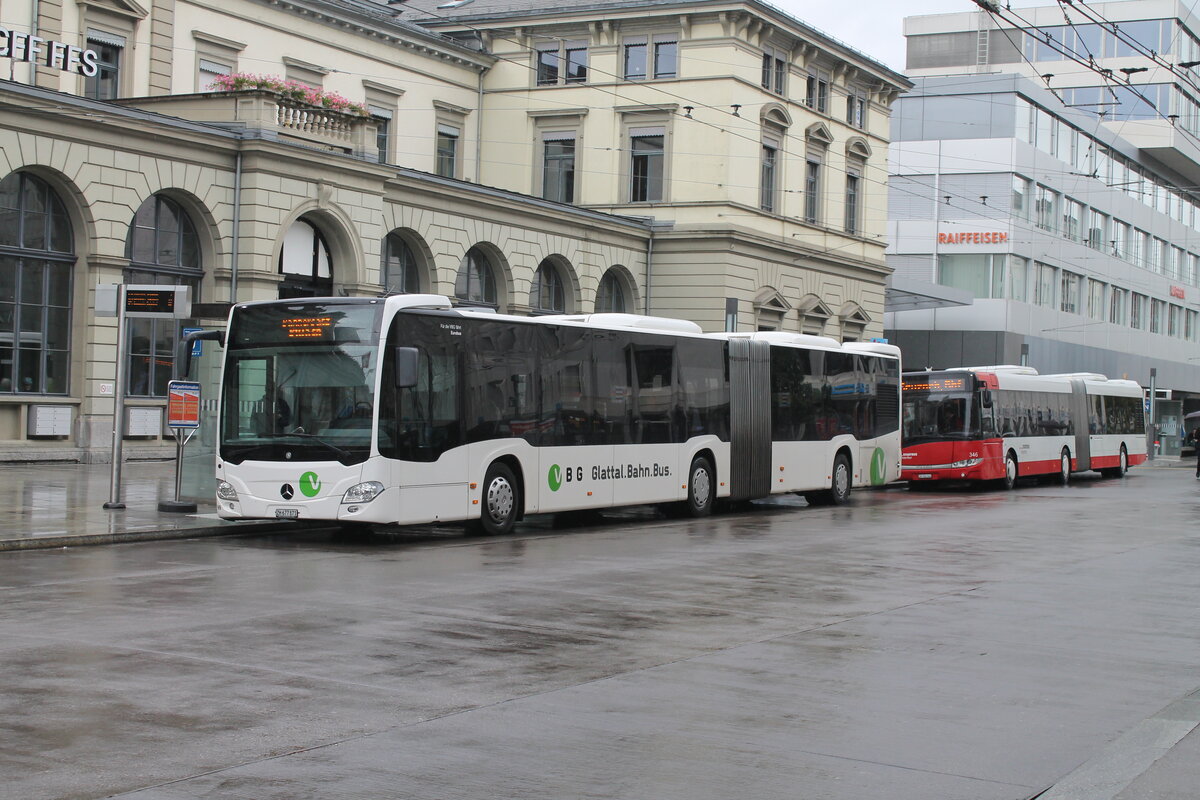 VBG/Eurobus Nr. 99, ex EvoBus Vorführfahrzeug (Mercedes Citaro C2 O530G) am 6.8.2023 in Winterthur, Hauptbahnhof unterwegs als Bahnersatz zwischen Winterthur und Bülach. Dieser Wagen kam nach seiner Karriere als Vorführfahrzeug von EvoBus zu Eurobus und wurde als ETH-Shuttle in Zürich eingesetzt. Nachdem die ETH Zürich verlangte, dass ihre Shuttle-Busse ELektrobusse sein sollen, erhielten die beiden Diesel-Shuttle den VBG-Anstrich, da für die Linie 787 zwei weitere Busse benötigt wurden.