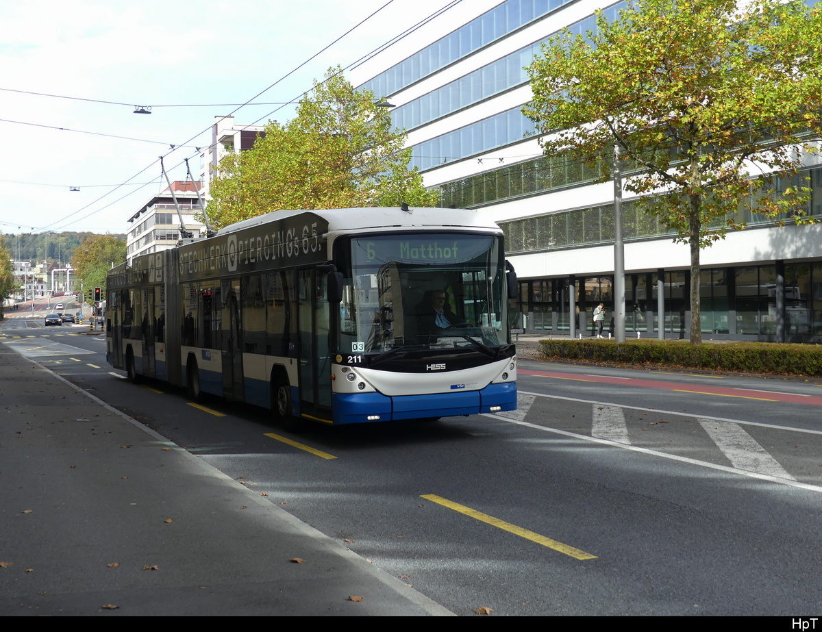 VBL - Hess Trolleybus Nr.211 unterwegs auf der Linie 6 in Luzern am 23.10.2022