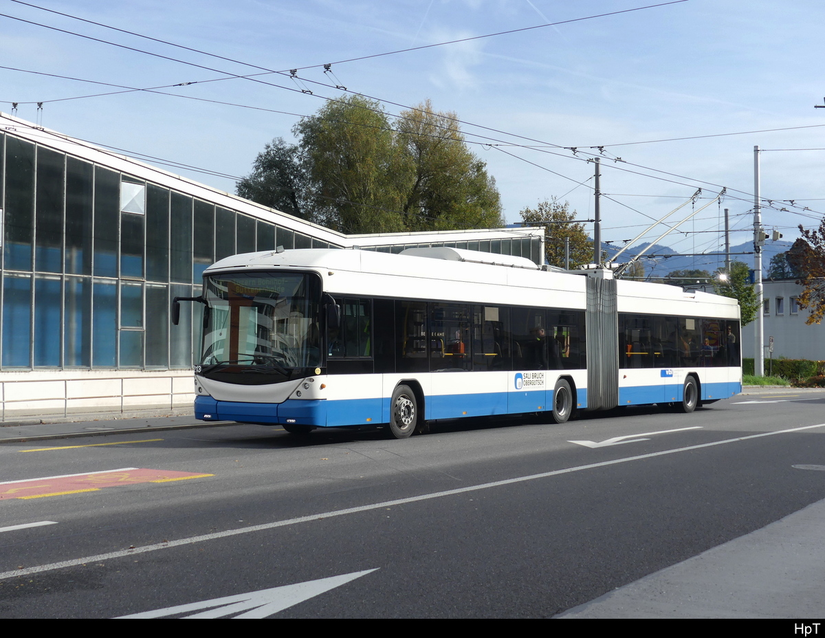 VBL - Hess Trolleybus Nr.213 unterwegs auf der Linie 6 in Luzern am 23.10.2022