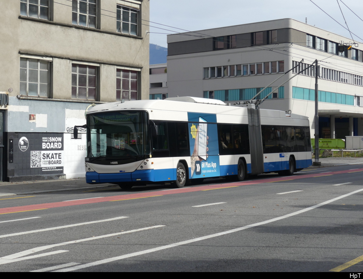VBL - Hess Trolleybus Nr.218 unterwegs auf der Linie 6 in Luzern am 23.10.2022