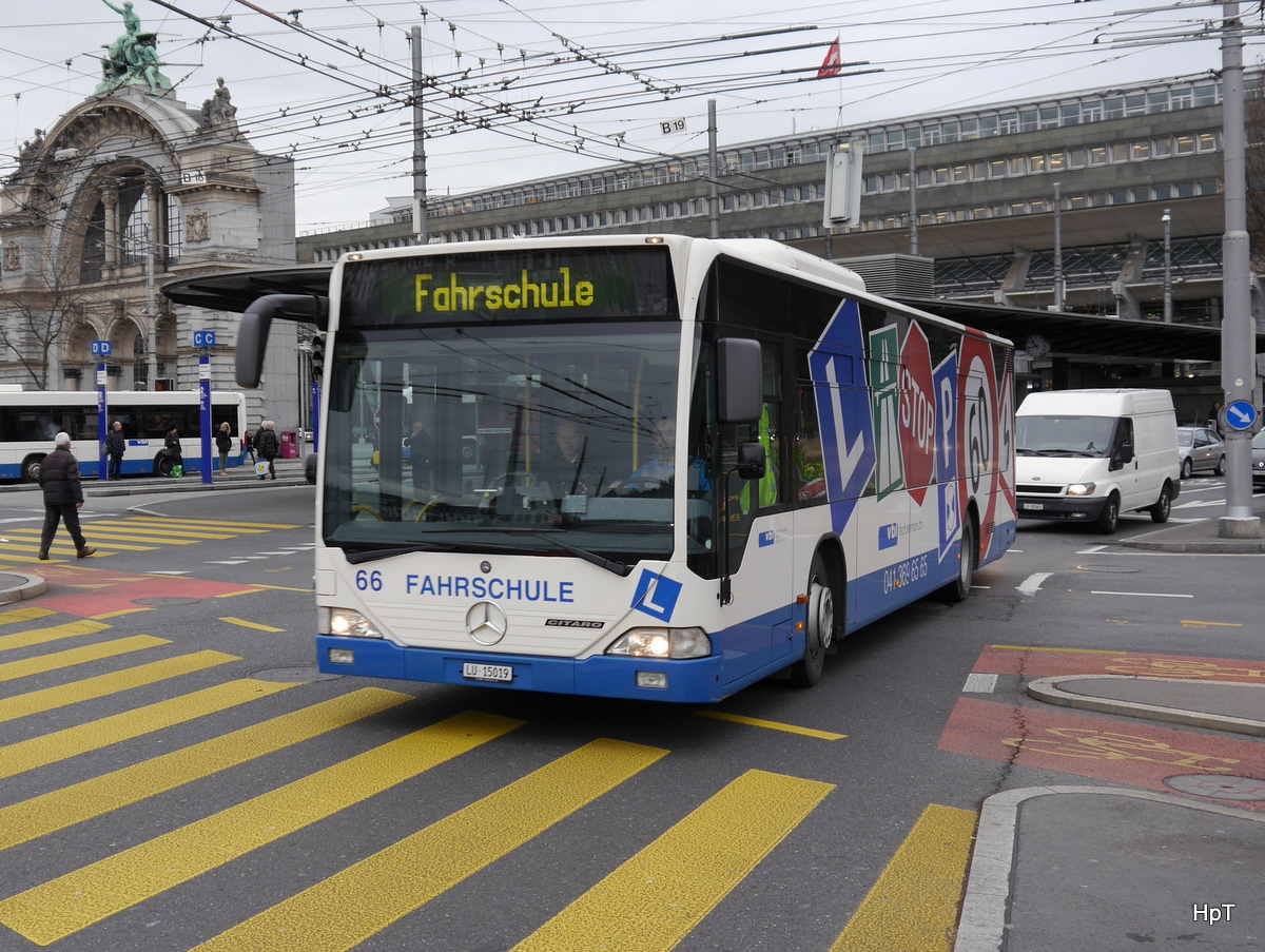 VBL - Mercedes Citaro  Nr.66 LU  15019 unterwegs als Fahrschule in Luzern am 01.12.2015