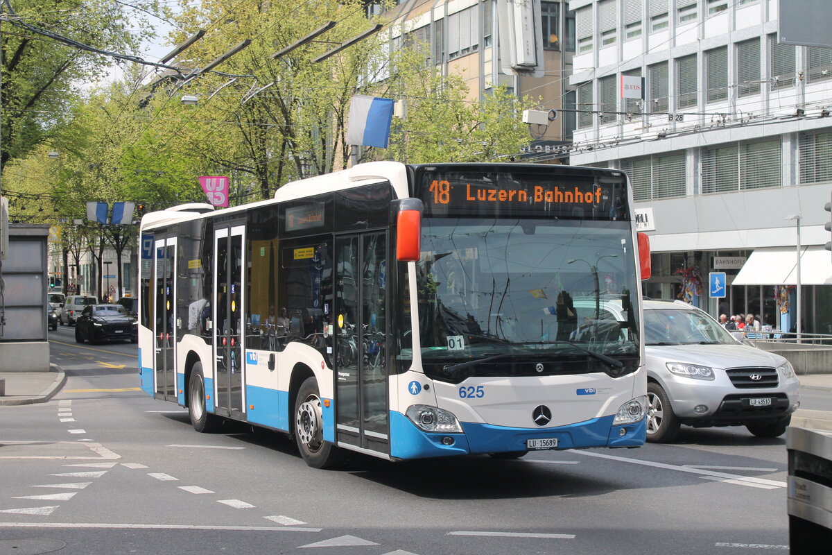 vbl Nr. 625 (Mercedes Citaro C2 O530K Hybrid) am 28.4.2026 beim Bhf. Luzern