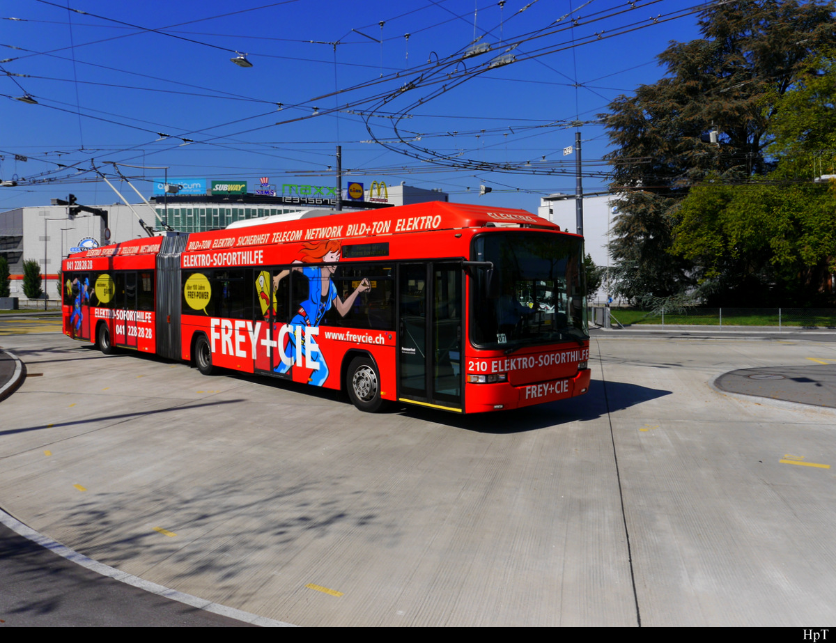 VBL - Trolleybus Nr.210 unterwegs in Emmenbrücke am 27.09.2018