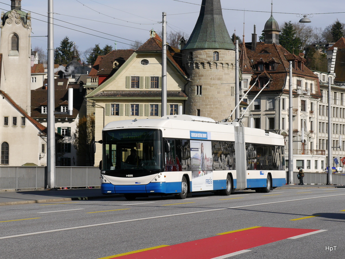 VBL - Trolleybus Nr.222 unterwegs auf der Linie 7 in Luzern am 28.03.2016