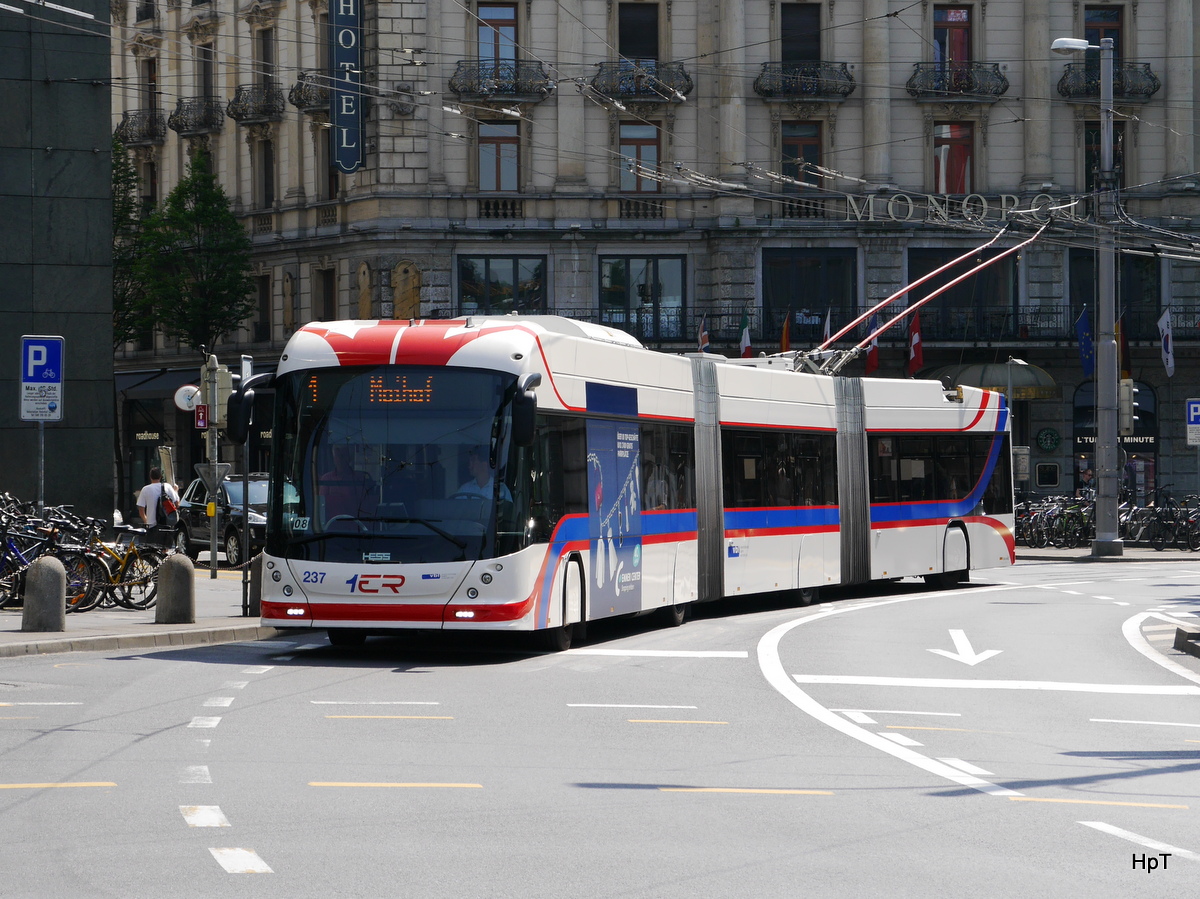 VBL - Trolleybus Nr.237 unterwegs auf der Linie 1 in der Stadt Luzern am 04.07.2015