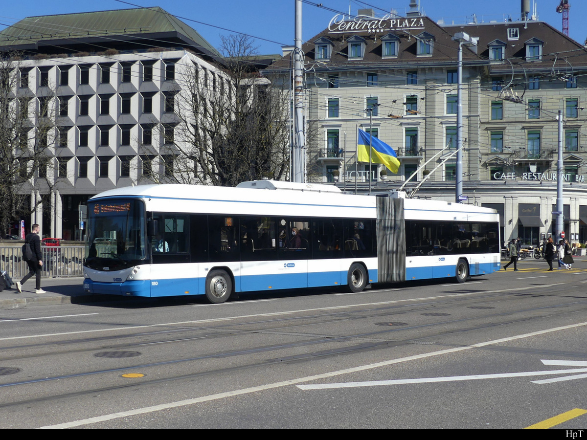 VBZ - Hess Trolleybus Nr.180 unterwegs in Zürich am 06.03.2022