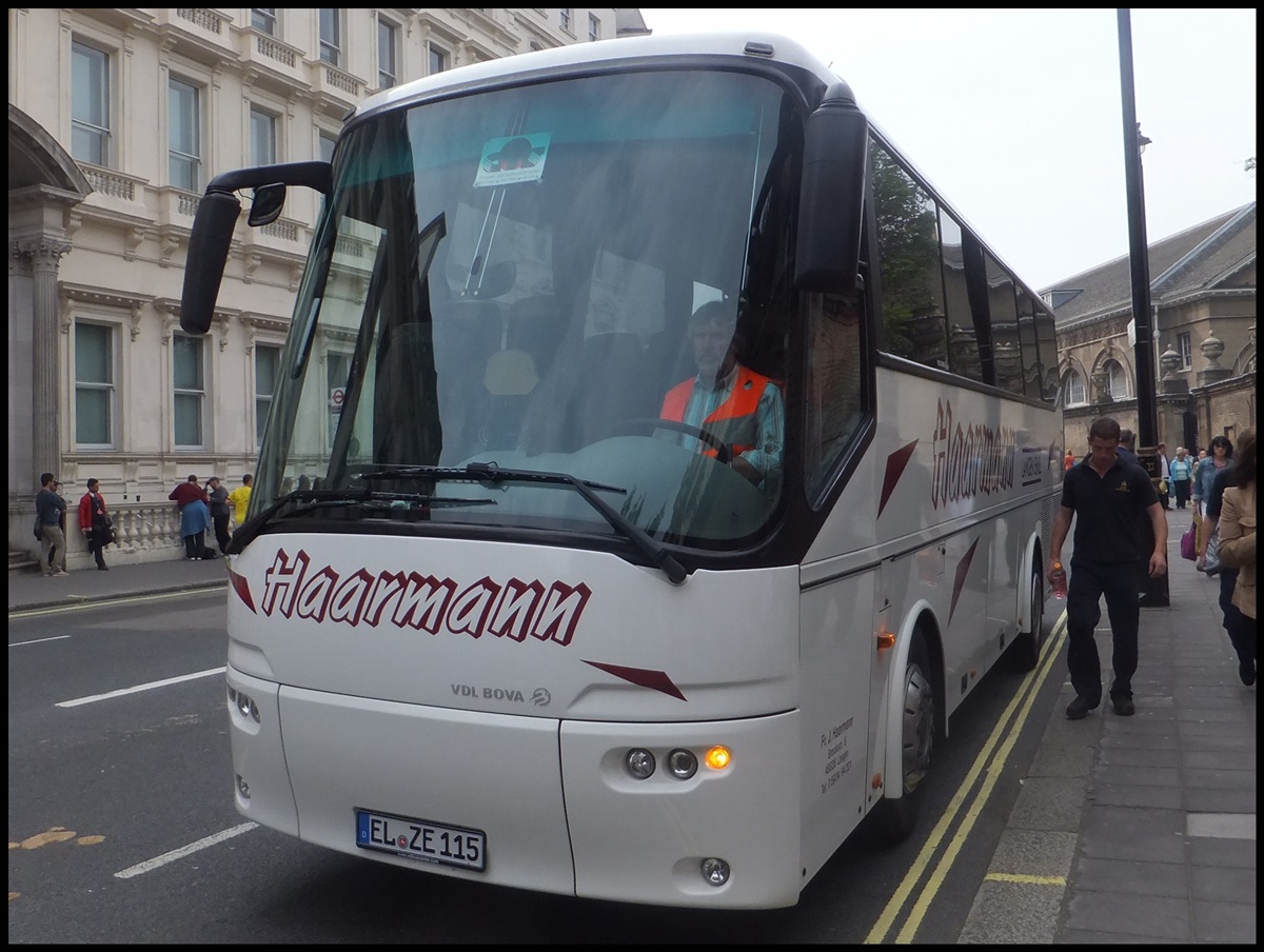 VDL Bova Futura von Haarmann aus Deutschland in London am 25.09.2013