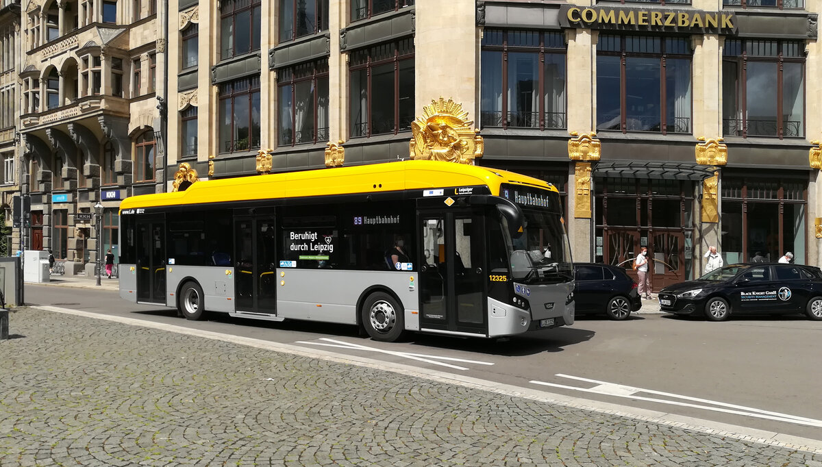 VDL Citea SLF-120 Electric Bus 12325 der LVB, Linie 89 nach Hauptbahnhof, Thomasgasse in Leipzig am 2. August 2021.