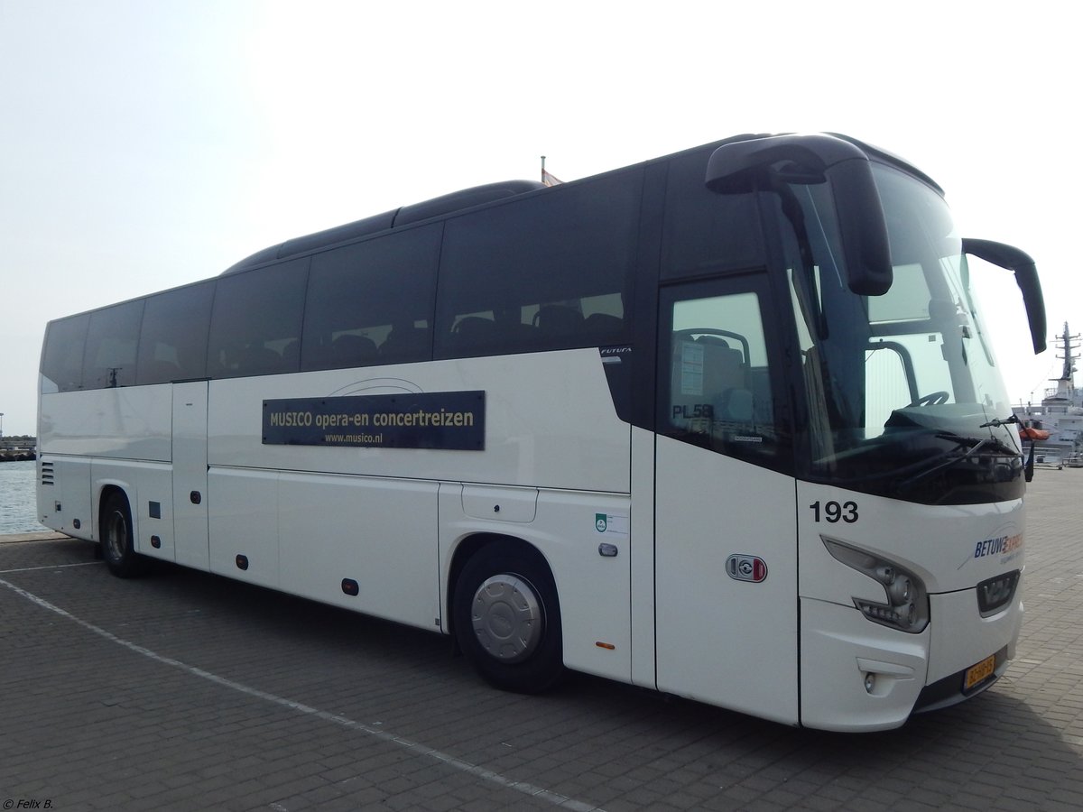 VDL Futura von Betuwe Express aus den Niederlanden im Stadthafen Sassnitz am 14.03.2015