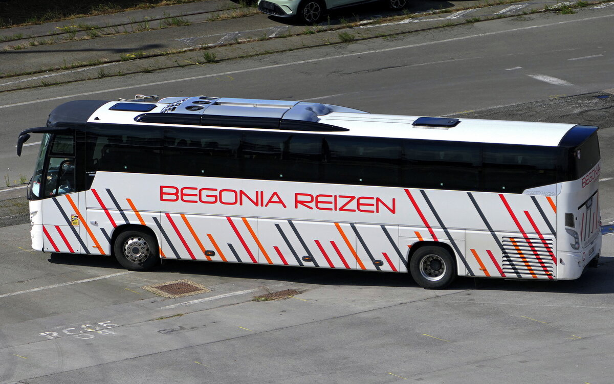 VDL Futura FHD2, ''Begonia Reizen'', Belgien im September 2024.