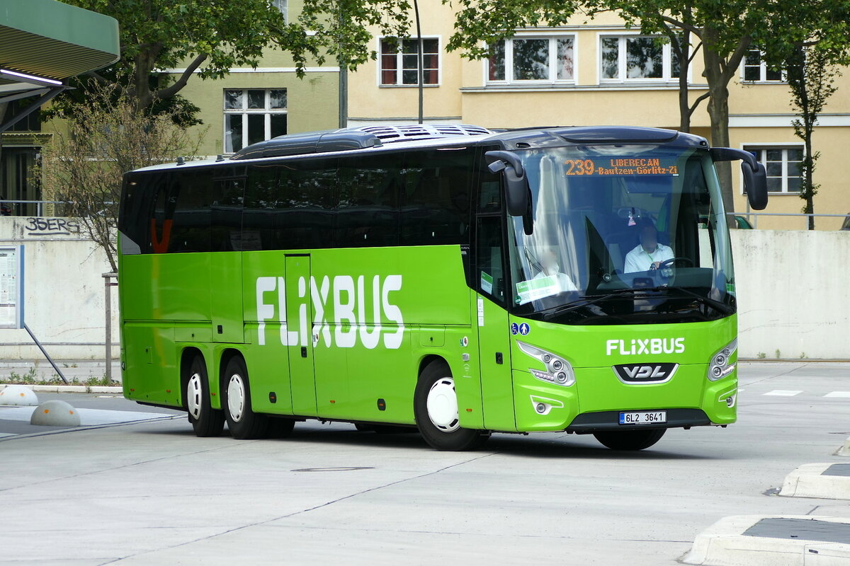 VDL Futura FHD2 von Flixbus aus Tschechien (L239). Berlin, im Juli 2021.