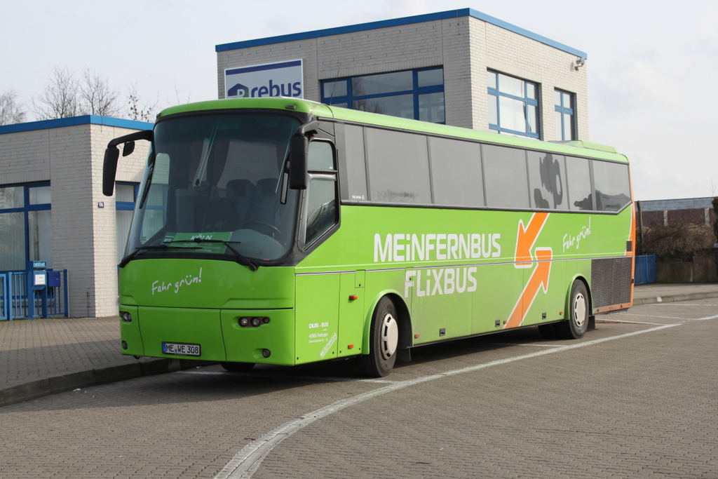 VDL Futura der Firma MeinFernbus als Linie 072 von Rostock Hauptbahnhof/Süd nach Köln am ZOB Höhe Rostock Hbf.27.02.2016