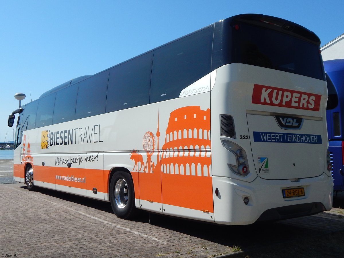 VDL Futura von Kupers/Biesen Travel aus den Niederlanden im Stadthafen Sassnitz am 20.05.2018