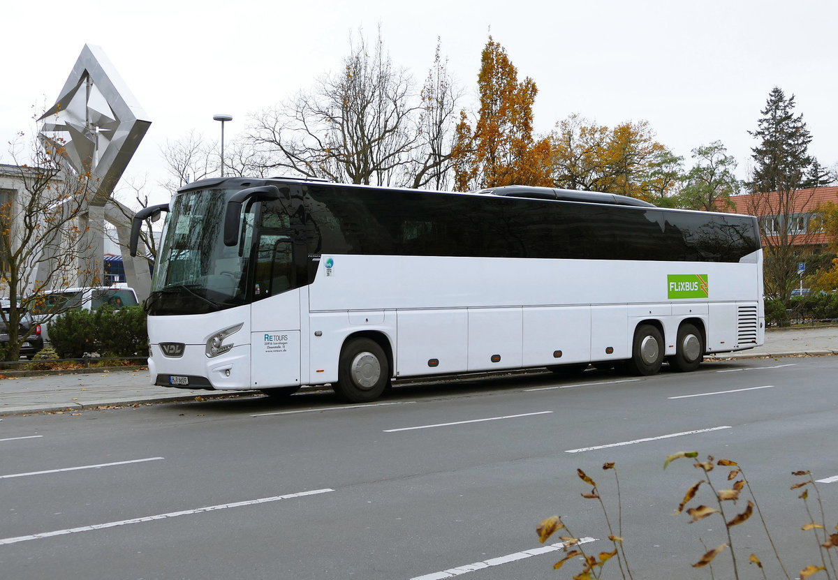 VDL Futura von 'ReTours / Flixbus', nahe dem ZOB -Berlin im November 2017.