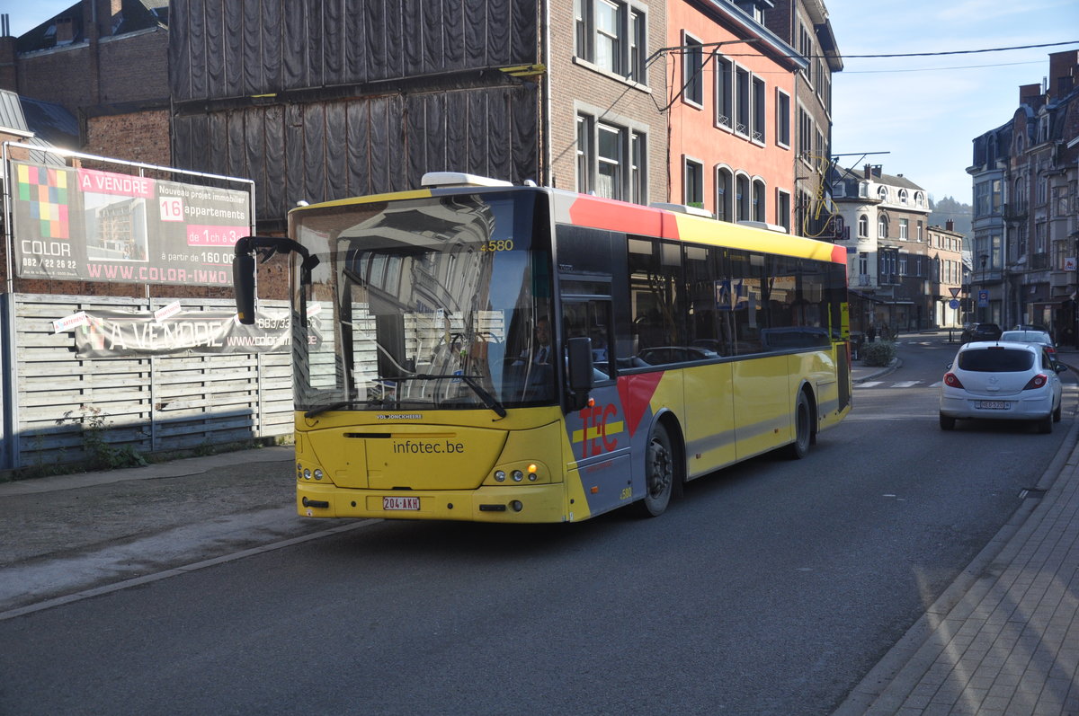 VDL-Jonckheere Transit 2000 der TEC Florennes aufgenommen 29.11.2014 am Bahnhof Dinant