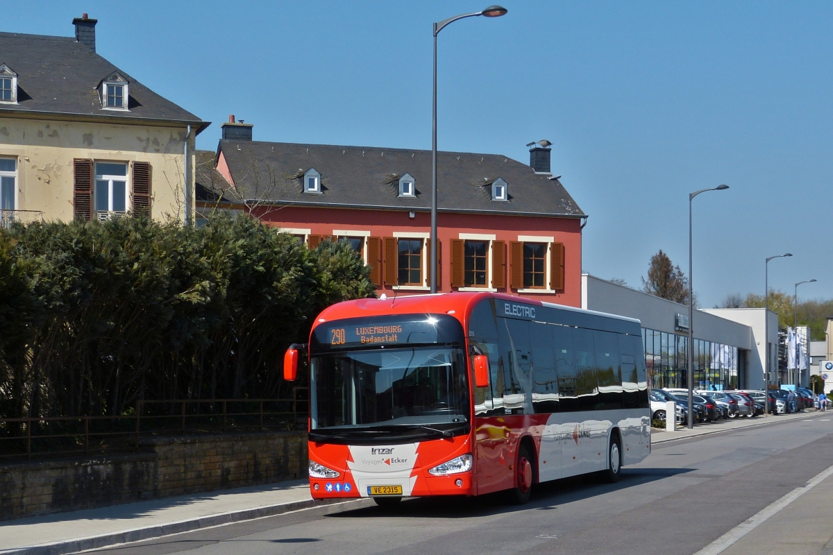 VE 2315, Irizar ieBus von Voyages Ecker, ist soeben in Mersch losgefahren, bediennt die Linie 290 zur Badeanstalt in der Stadt Luxemburg. 19.04.2019