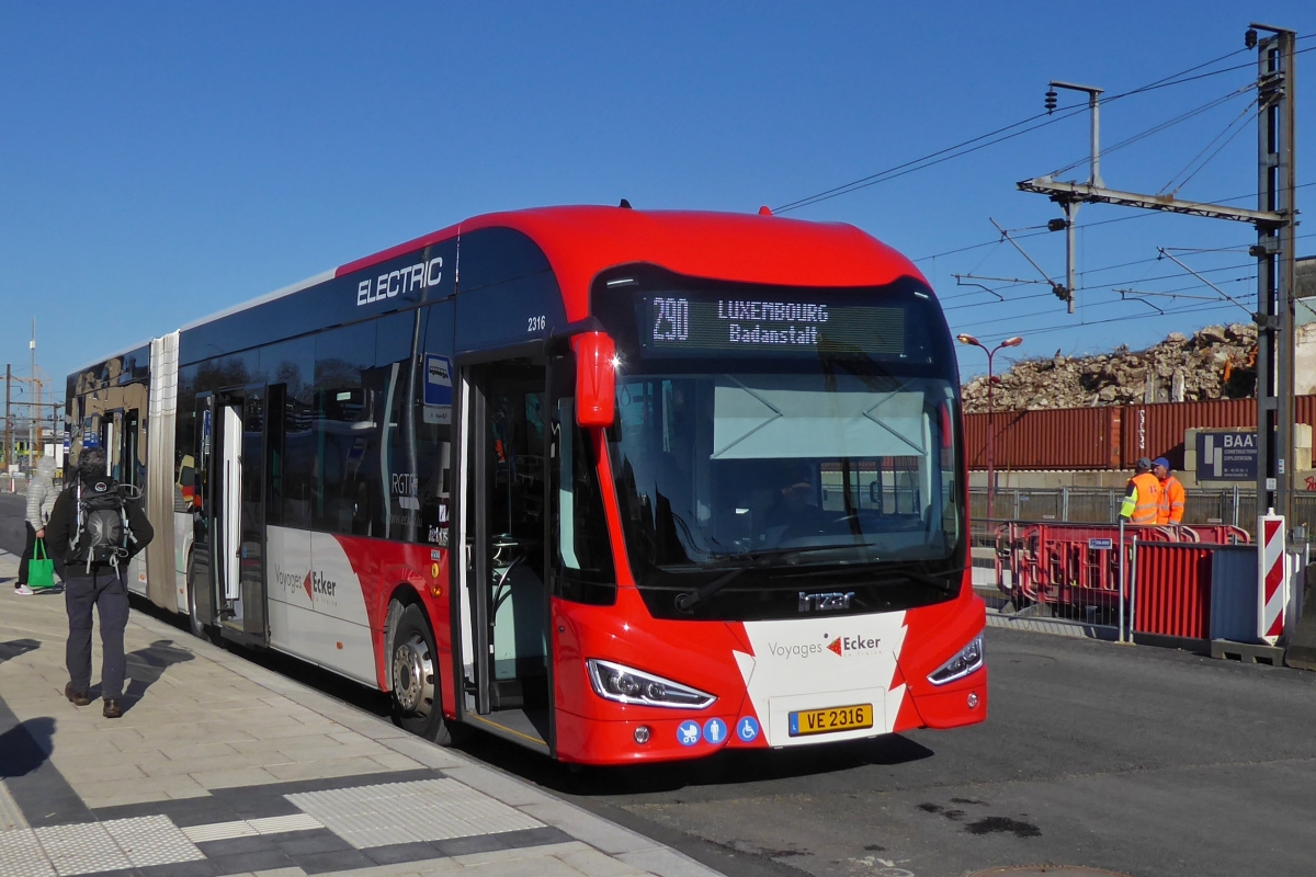 VE 2316,  Irizar Ie Gelenkbus, von Voyages Ecker im Bild festgehalten am Busbahnhof in Mersch.  07.02.2020
