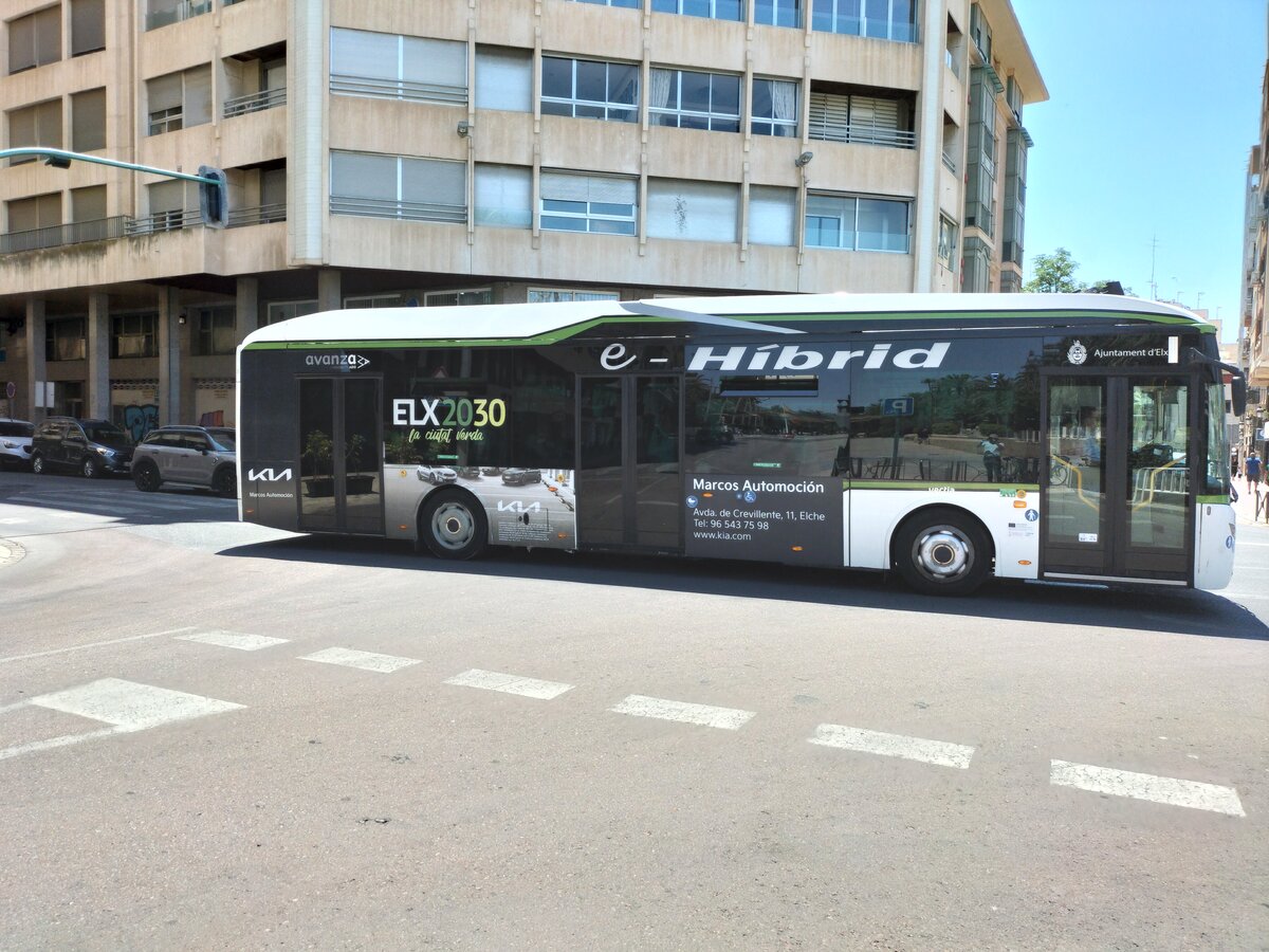 Vectia Veris 12, Avanza Elche, unterwegs in Carrer Diagonal del Palau in Elche am 04.06.2024