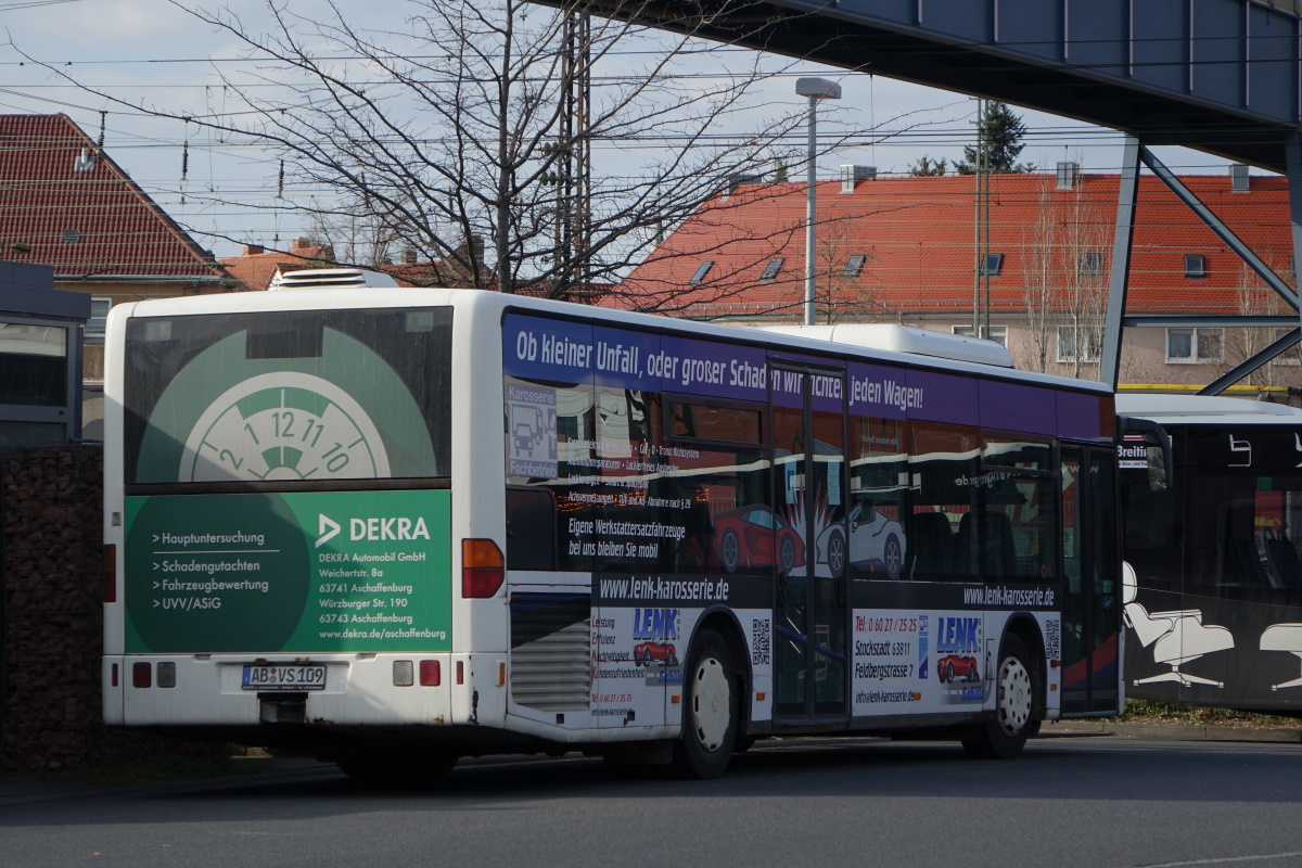 Verkehrsgesellschaft Vorspessart mbH / AB-VS 109 / Aschaffenburg, Hauptbahnhof/ROB / Mercedes-Benz O 530 / Aufnahemdatum: 08.04.2021 // Werbung: Werbemix