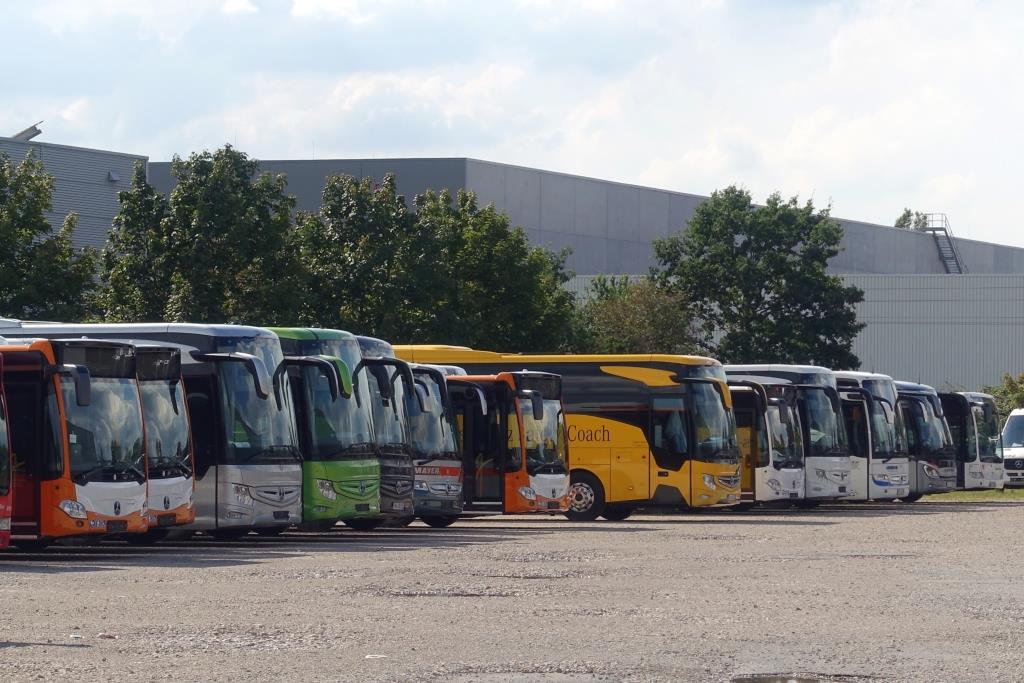 Verschiedene Mercedes-Busse, Hirschberg August 2020