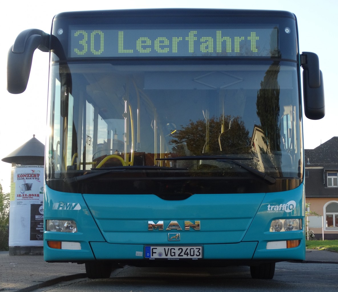 VGF MAN Lions City G 403 von vorne am 05.11.15 Bad Vilbel Bhf
