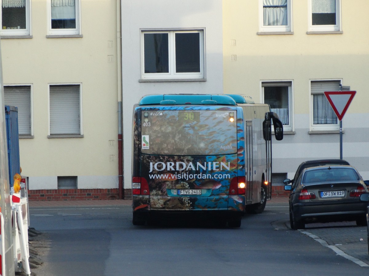 VGF MAN Lions City G 403 verlässt am 05.11.15 Bad Vilbel Bhf
