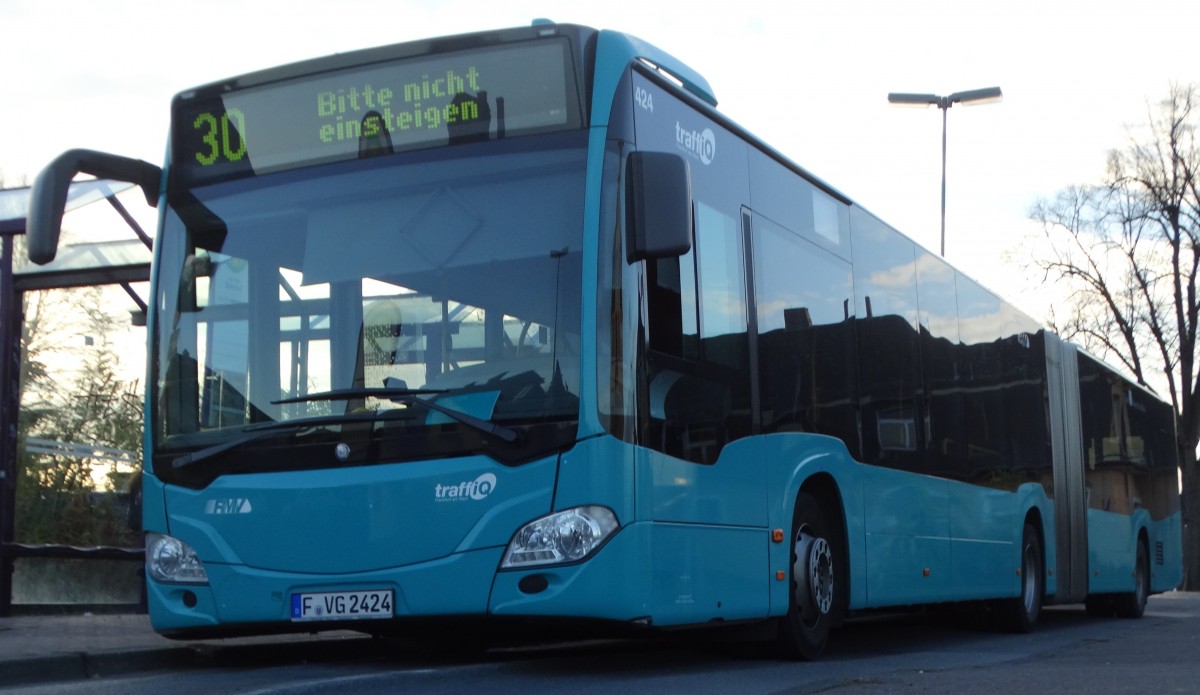 VGF Mercedes Benz Citaro C2 G 424 Pausiert am 05.11.15 in Bad Vilbel 