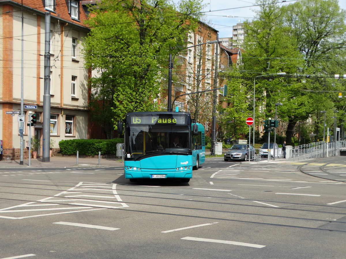 VGF Solaris Urbino 18 Wagen 394 am 30.04.16 als U-Bahn Ersatzverkehr (SEV) auf der Linie U5 in Frankfurt am Main