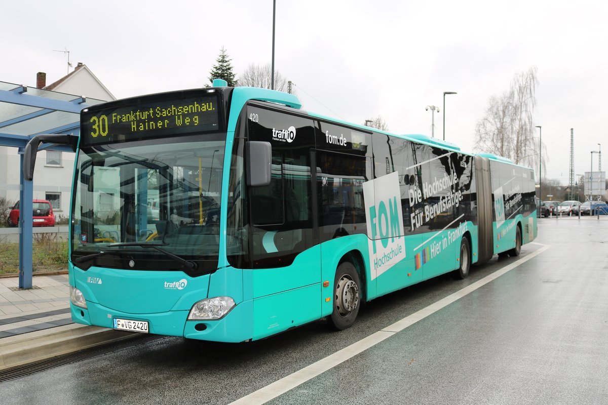 VGF/ICB Mercedes Benz Citaro 2 G Wagen 420 am 06.01.18 in Bad Vilbel Bhf 