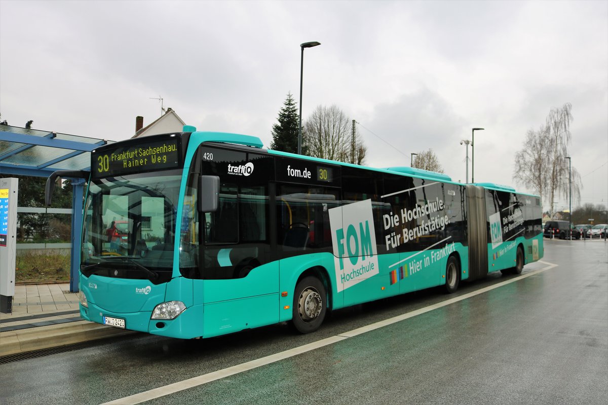 VGF/ICB Mercedes Benz Citaro 2 G Wagen 420 am 06.01.18 in Bad Vilbel Bhf 